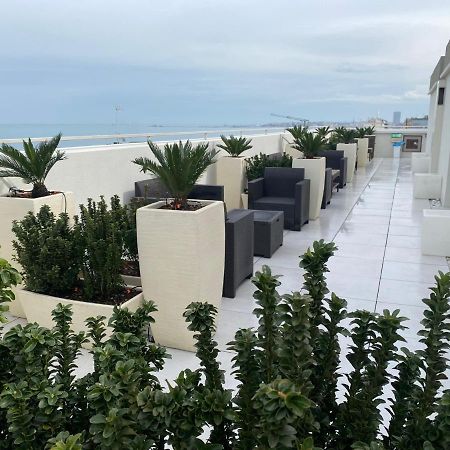 Hotel Byron Rimini Extérieur photo