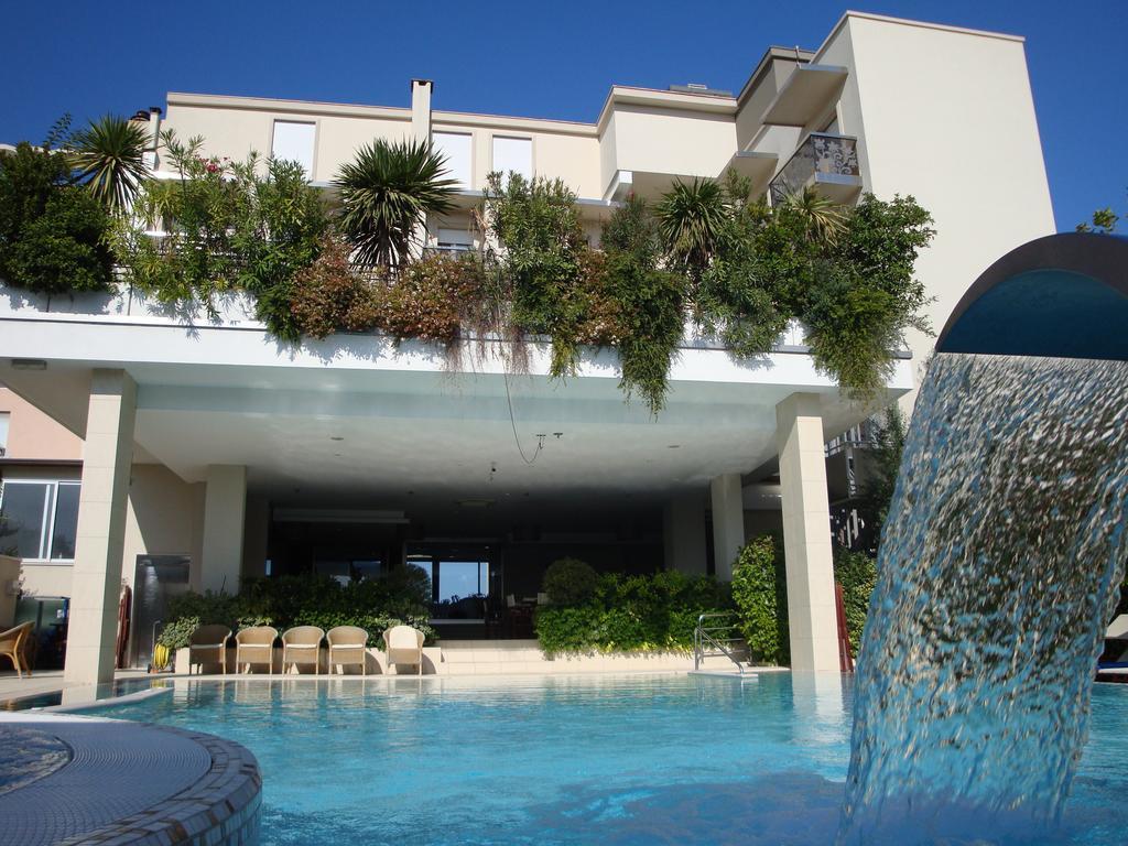 Hotel Byron Rimini Extérieur photo