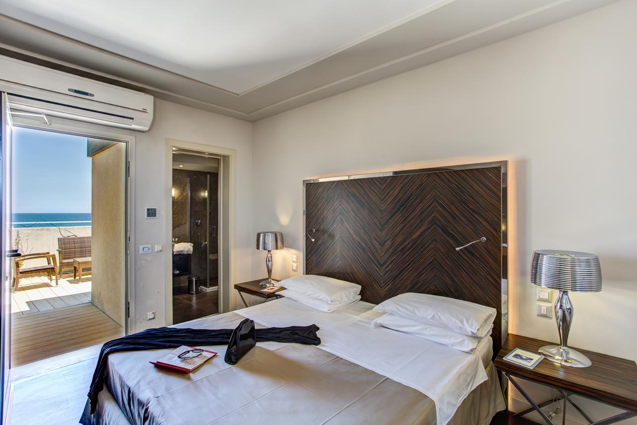 Hotel Byron Rimini Extérieur photo
