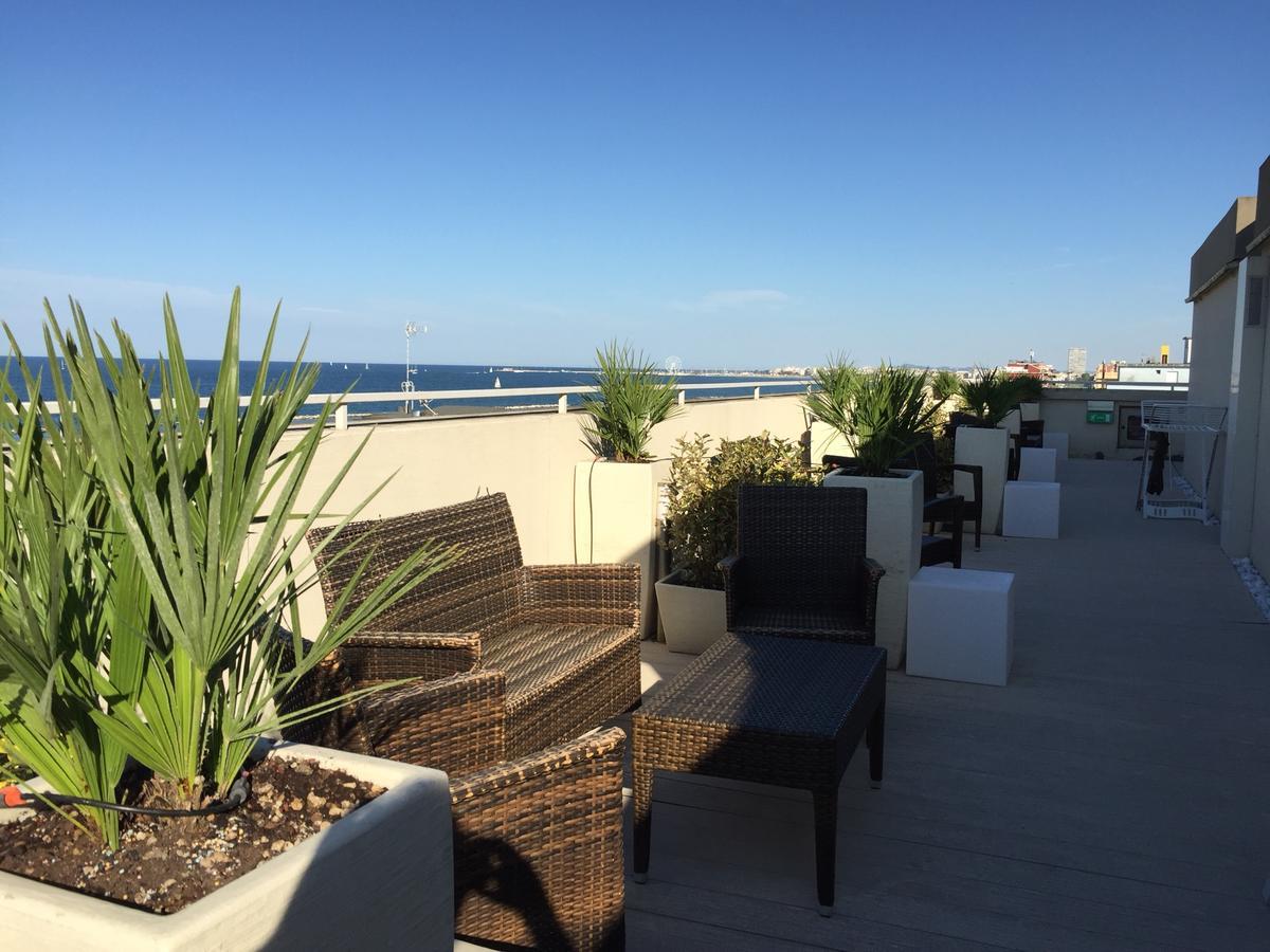Hotel Byron Rimini Extérieur photo